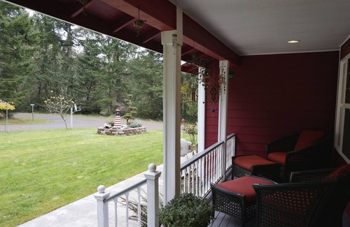 Anderson Island House | Island Castle Great Location Small Pets Ok Ferry Ride Away From Paradise!