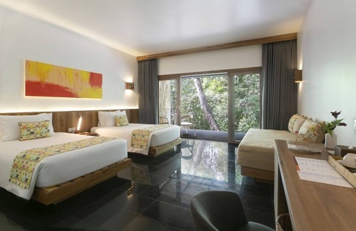 Koh Rong Sanloem Resort | Island Center Point