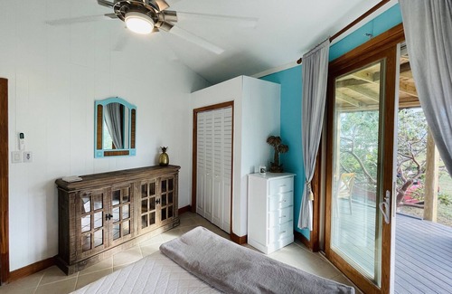 Gregory Town House | Island Cottage in Oleander Gardens