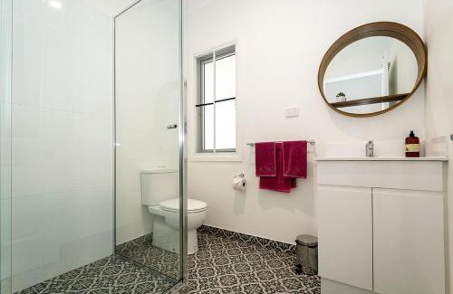 Nelly Bay House | Island Cottages