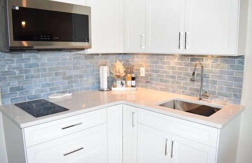 Chincoteague Apartment | Island Creek Retreat Cozy Efficiency Suite w/Shared Pool, Crabbing Pier & Wi-Fi