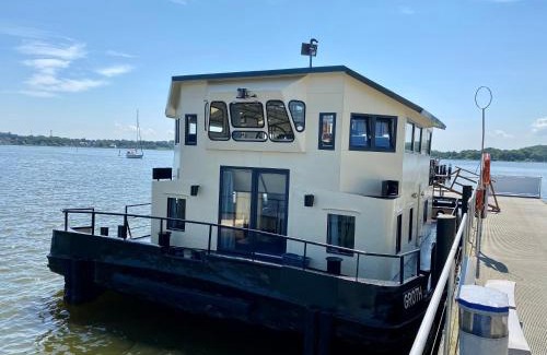 Schleswig House | Island-dreams Hausboote Groth & Rhin