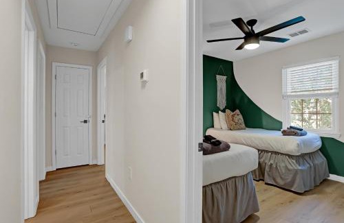 Savannah House | Island Getaway 10 mins to Downtown Savannah and Tybee