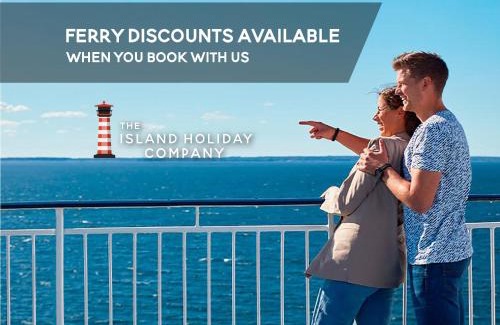 Whippingham Boat Rental | Island Harbour Houseboat