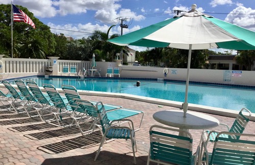 Siesta Key Villa | Island House Beach Resort V10B