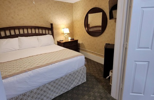 Port Clinton Hotel | Island House CondoHotel Premium King Suite,#3303, Port Clinton