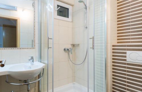 Milna Apartment | Island Hvar Seaside Villa Levanda with Beach, Pool & Seaview