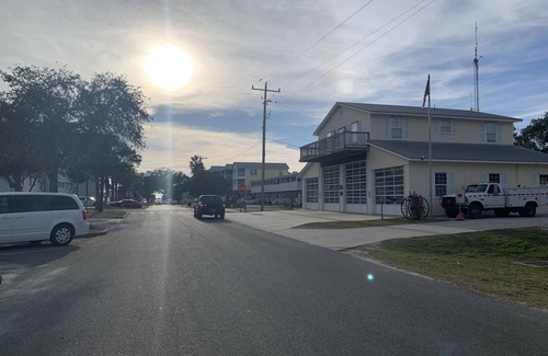 Cedar Key Apartment | Island Oasis - NON SMOKING Top Floor Apartment located downtown with Gulf Views!