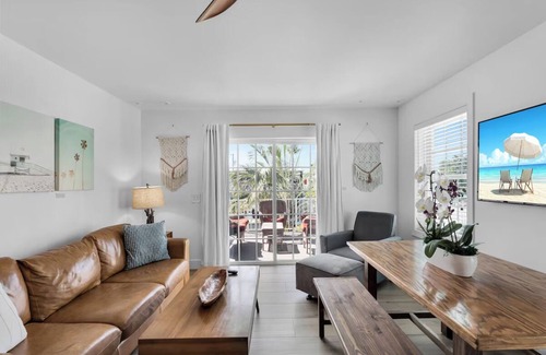 Long Key Hotel | Island Retreat 3BR: Canal Views, Full Kitchen, Private Pool & Paddle Board Fun!