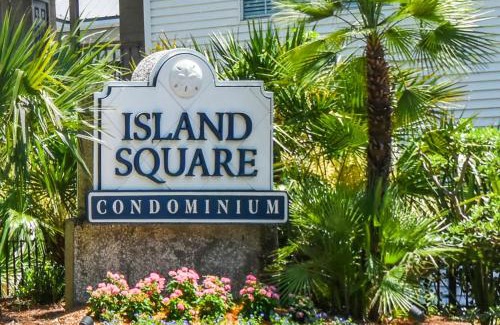 Saint Simons Heights House | Island Square 145