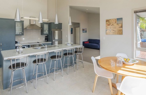 Whangapoua House | ISLAND TIME - WHANGAPOUA HOLIDAY HOME, family friendly in Whangapoua
