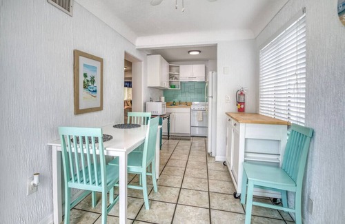 Ilexhurst Condo | Island Vacay -1 Block Walk/quiet street to beach