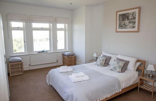 Bantham Apartment | Island View at White Horses, Bantham, South Devon - with glorious sea views