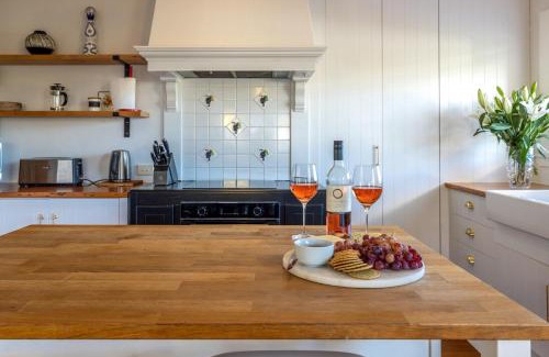 Oneroa House | Island Villa- Stay Waiheke
