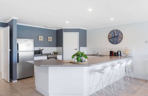 Encounter Bay House | "Islander Escape" - Private Jetty - Kayaks - Family Friendly - Wifi