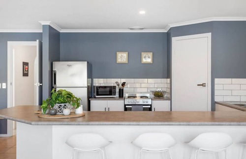 Encounter Bay House | "Islander Escape" - Private Jetty - Kayaks - Family Friendly - Wifi