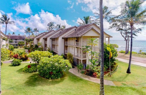 Wailua Hotel | Islander on the Beach 359