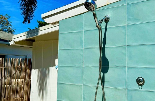Wilton Manors Apartment | Islands Inn on the Drive - Reflection Room - Queen Bed - B3