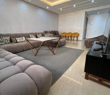 Cite Al Mohammadi Apartment | Islane vue piscine