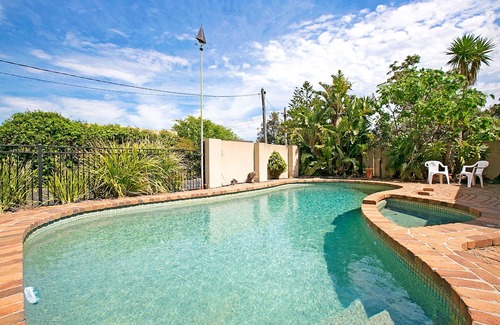 Frankston House | Isle of Serenity - Mainhouse