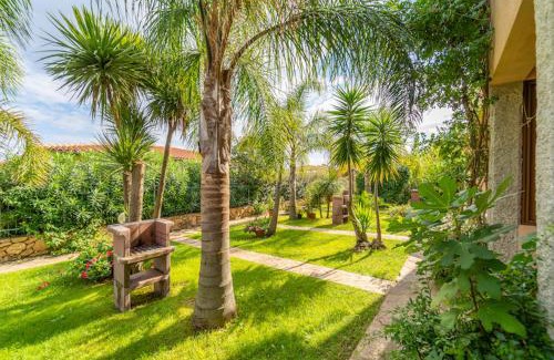 San Teodoro City Centre Apartment | ISS Travel, Villa Fiorita - 800 m from La Cinta beach
