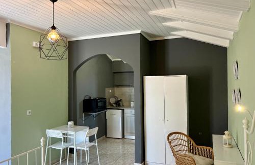 Ag. Georgios Apartment | Issos Studios