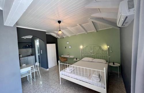 Ag. Georgios Apartment | Issos Studios
