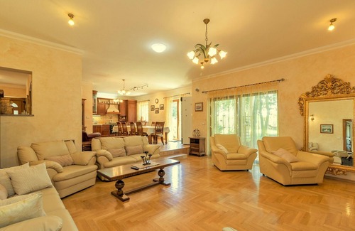 Liznjan Villa | Istrian luxury villa - 300m2, garden 2000m, children's playground, 40m2 pool, WiFi