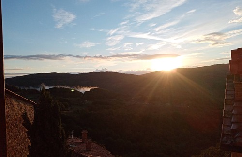 Castelnuovo di Val di Cecina Apartment | Relax in a medieval village