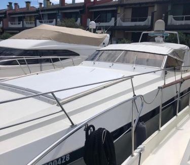 Porto Santa Margherita Boat Rental | Miss Mary