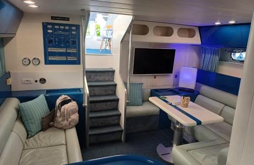 Porto Santa Margherita Boat Rental | Miss Mary