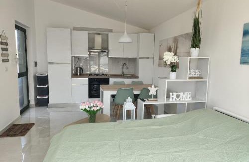 Contrada Taverna Apartment | Maxine Mare Blu by the Sea