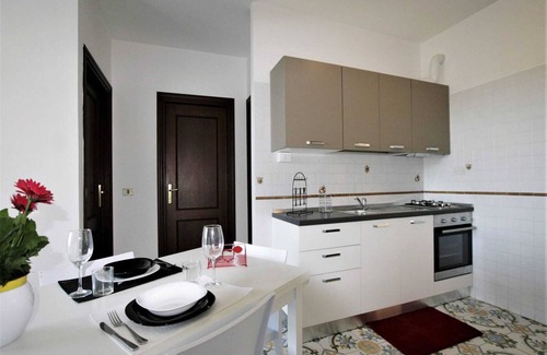 Villa Rosa Apartment | Relaxing Retreat by the Sea