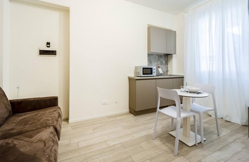 Magenta Apartment | Italianway - The B Village Business - 33