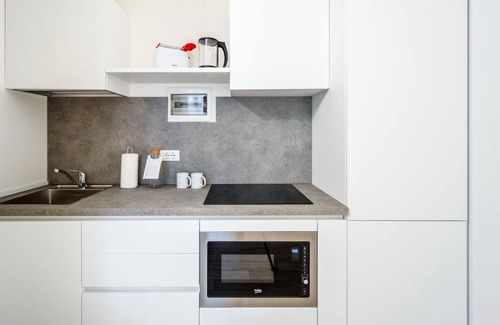 Magenta Apartment | Italianway - The B Village Business - 10