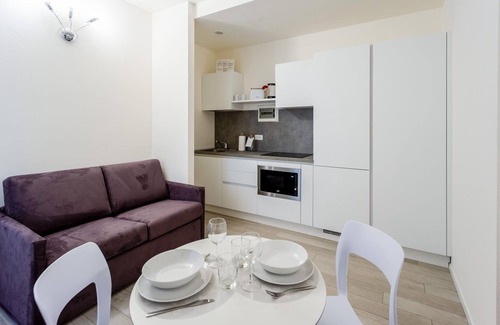 Magenta Apartment | Italianway - The B Village Business - 10