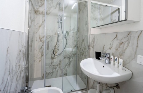 Magenta Apartment | Italianway - The B Village Standard - 01