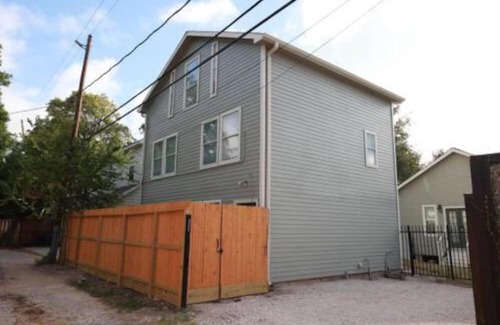 Houston Heights House | It’s Here-Heights Hideaway