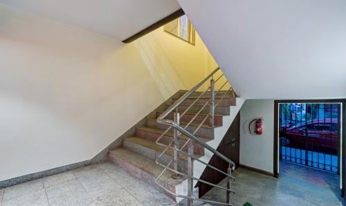 Bhowanipore Hotel | Itsy Hotels Neeranand Plaza, Bhawanipur