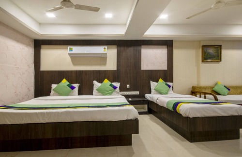 Thaltej Hotel | Itsy Hotels Shree Krishna Palace