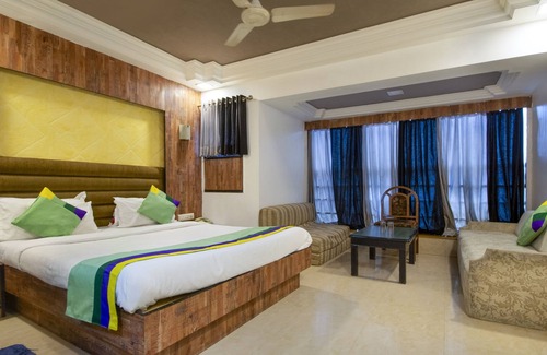 Thaltej Hotel | Itsy Hotels Shree Krishna Palace