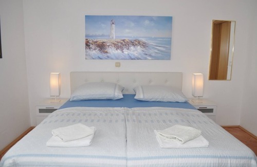Zelenka Apartment | Ivi - big Parking and Courtyard - SA5