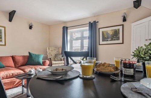 Newton Abbot House | Ivy Cottage