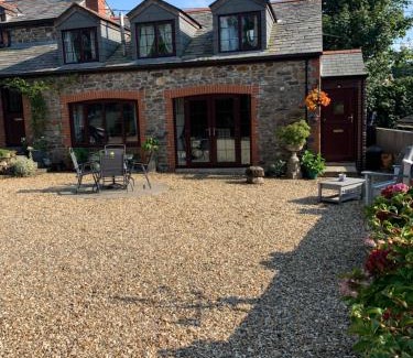 Tregadillett House | Ivy Cottage