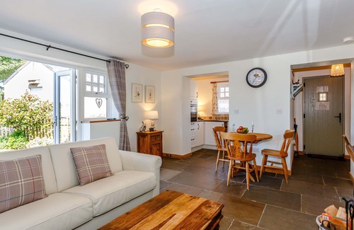 Grewelthorpe Cottage | IVY COTTAGE, romantic, luxury holiday cottage in Grewelthorpe