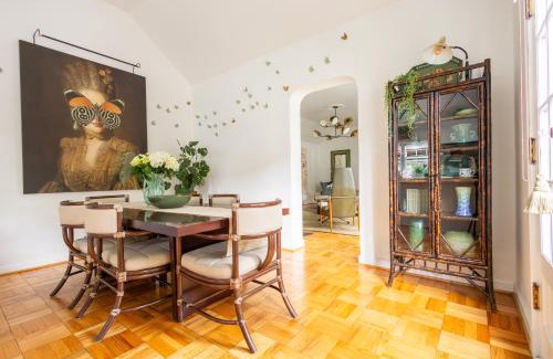 Indianapolis House | Ivy Grace - 4 Br, Stylish, Pet-friendly Retreat
