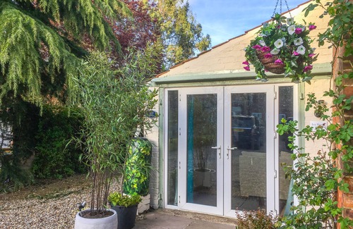 Sleaford Cottage | IVY HOUSE BARN, pet friendly, character holiday cottage in Heckington