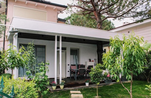 Ishem House | Ivy Lalzi Bay Beach House
