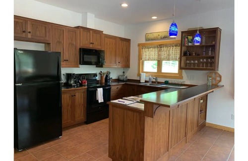 Mars Hill Apartment | Ivy Riverfront private retreat - tubing, fishing right out the door!