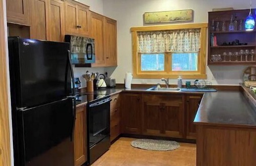 Mars Hill Apartment | Ivy Riverfront private retreat - tubing, fishing right out the door!